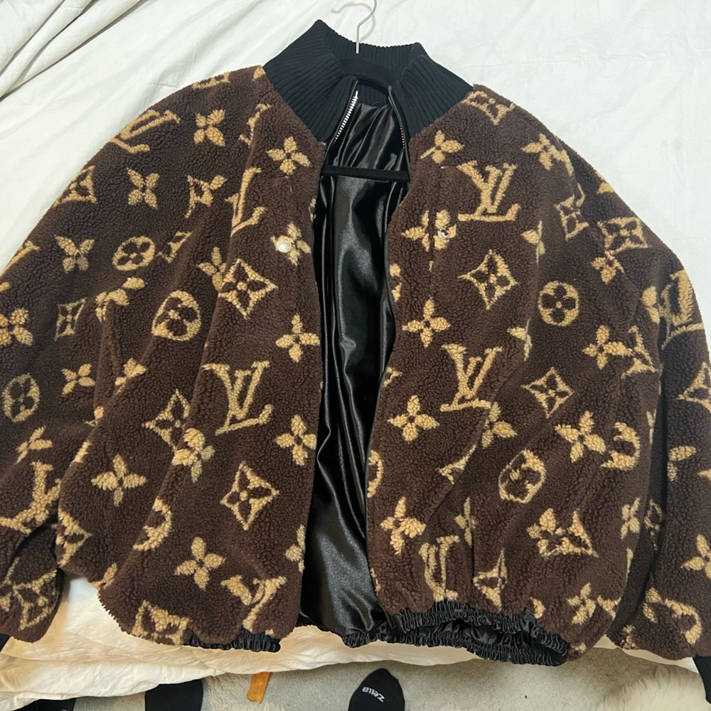 Louis Vuitton
Women's Reversible Cocoon Bomber Jacket Monogram Fleece